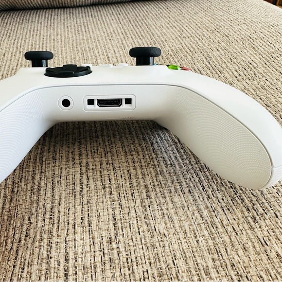 Xbox Series X|S Wireless Controller - White - Picture 6 of 12